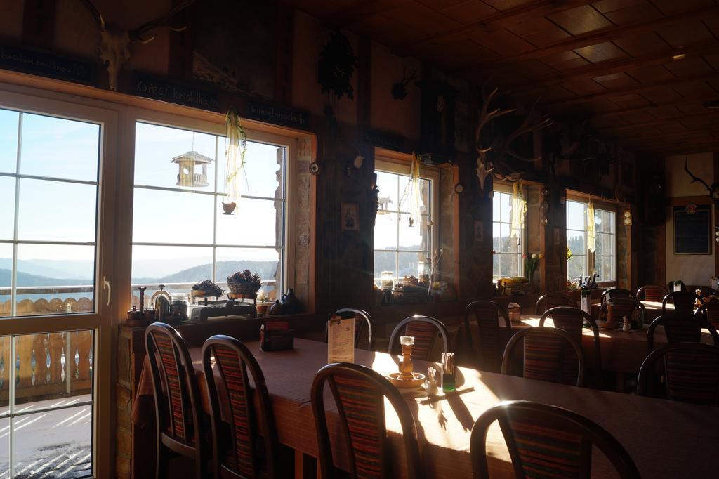 Restaurant Pension-Anton ياخيموف المظهر الخارجي الصورة