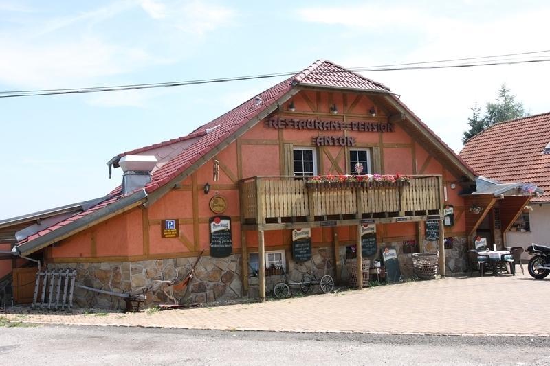 Restaurant Pension-Anton ياخيموف المظهر الخارجي الصورة